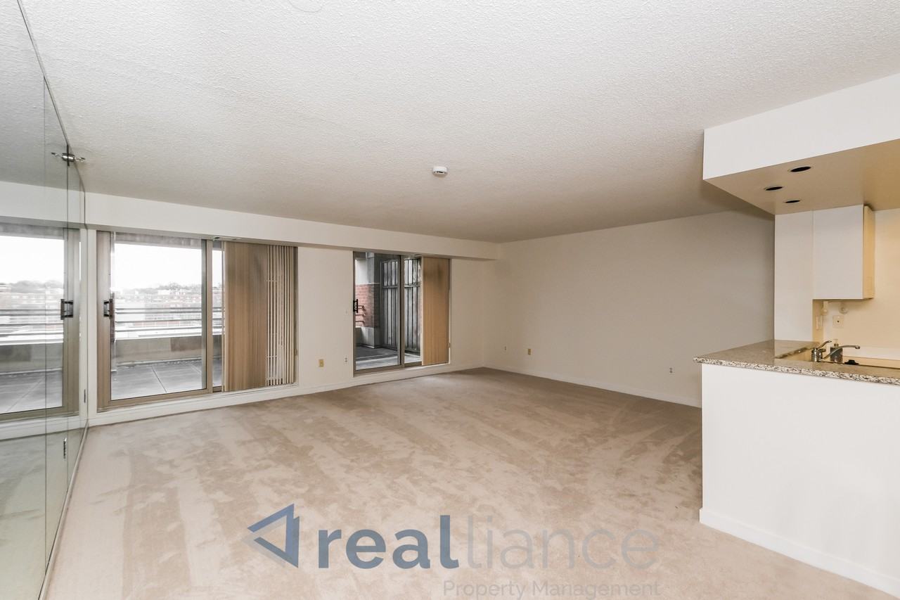 1275 25th St Nw #602 - Photo 3 of 15