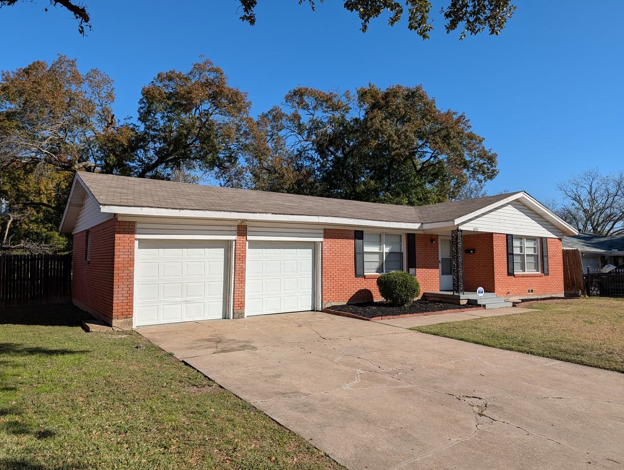 5453 Wayside Ave - Photo 2 of 17