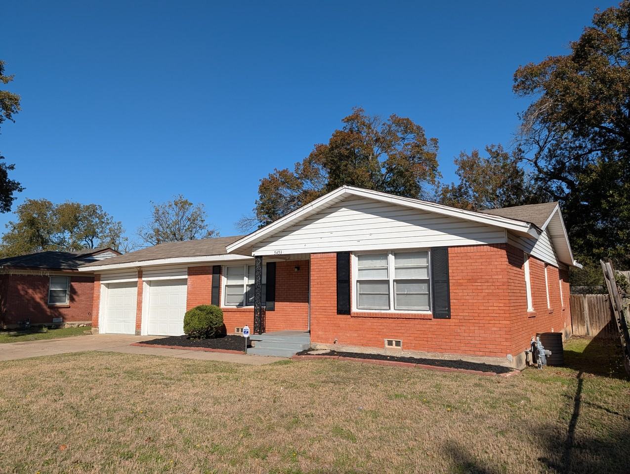 5453 Wayside Ave - Photo 3 of 17