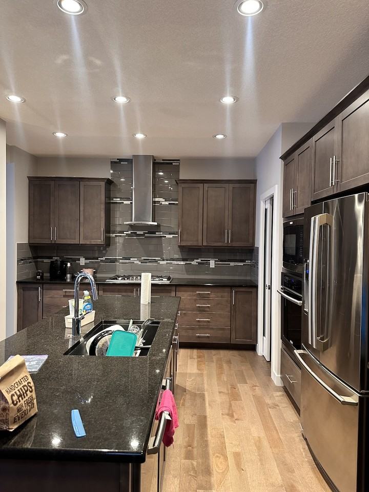 22610 94a Ave Nw - Photo 3 of 36