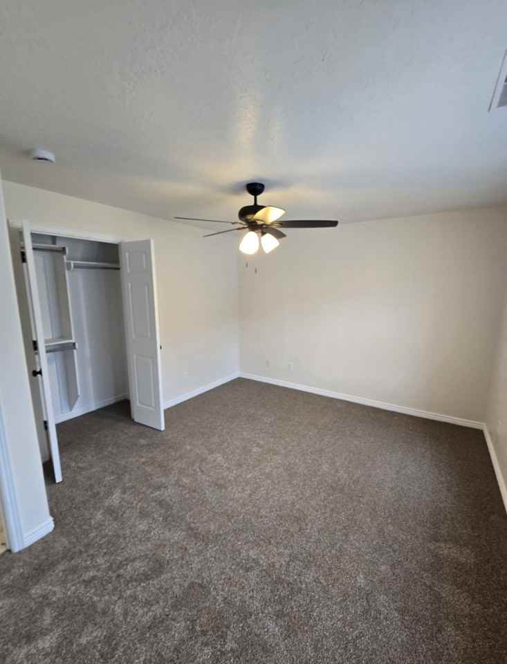 2241 Jackson Ave - Photo 5 of 10