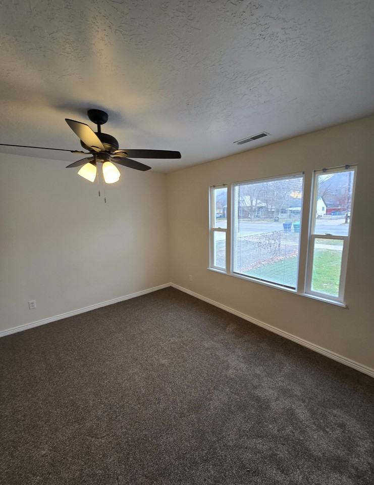 2241 Jackson Ave - Photo 6 of 10