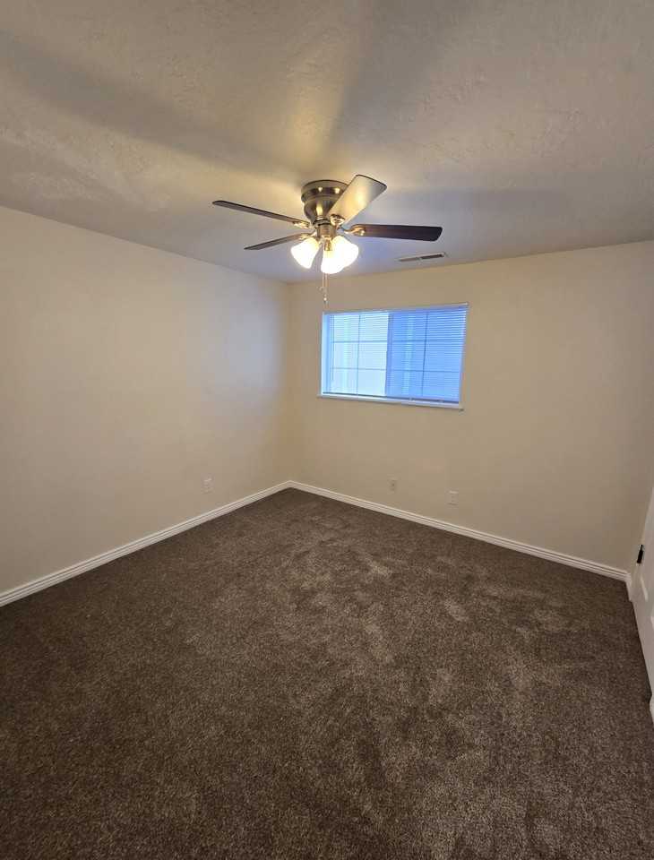 2241 Jackson Ave - Photo 7 of 10