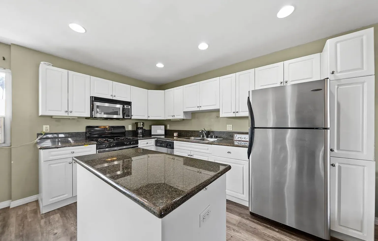 3565 Highland Ave #5 - Photo 2 of 10