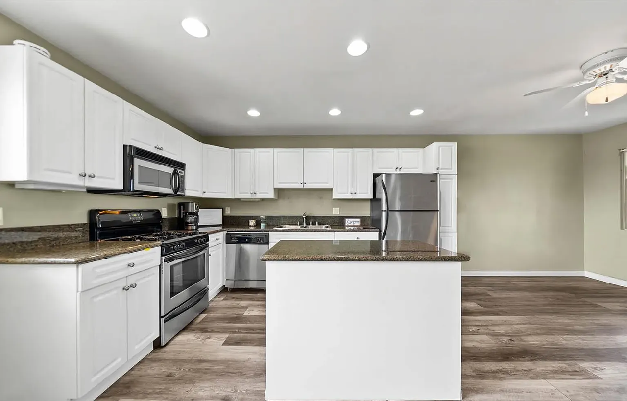 3565 Highland Ave #5 - Photo 4 of 10