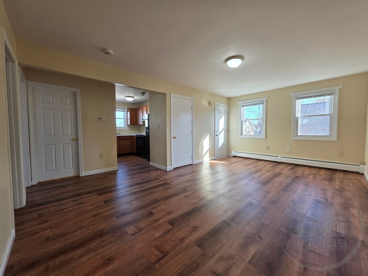 679-681 Pine St - Photo 2 of 9