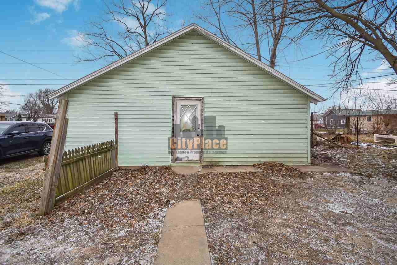 2627 Chase St #2 - Photo 6 of 15