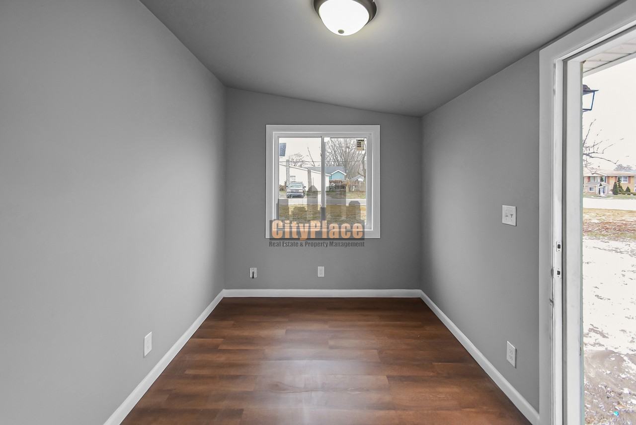 2627 Chase St #2 - Photo 7 of 15