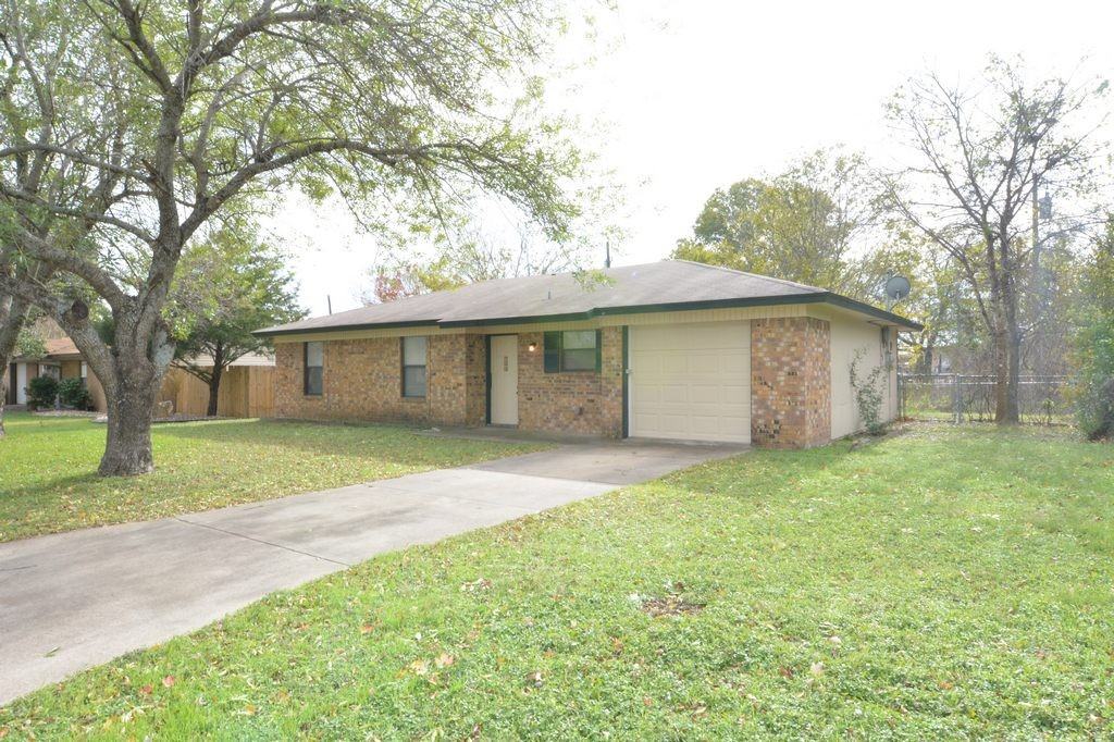 1164 Lindsey Cir - Photo 3 of 14