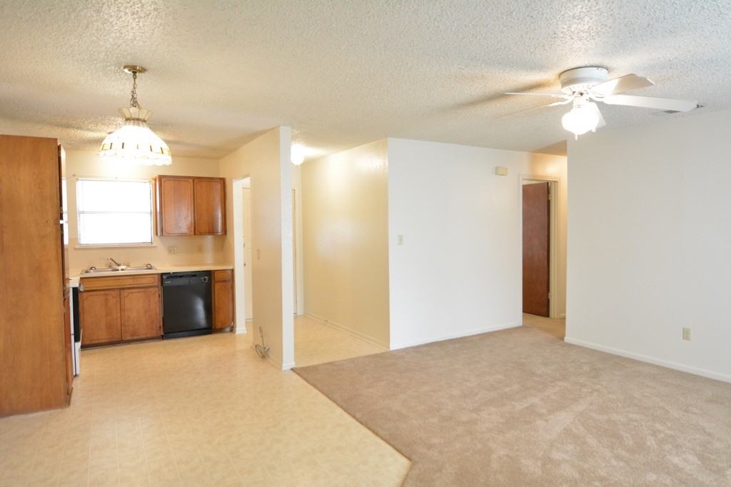 1164 Lindsey Cir - Photo 6 of 14