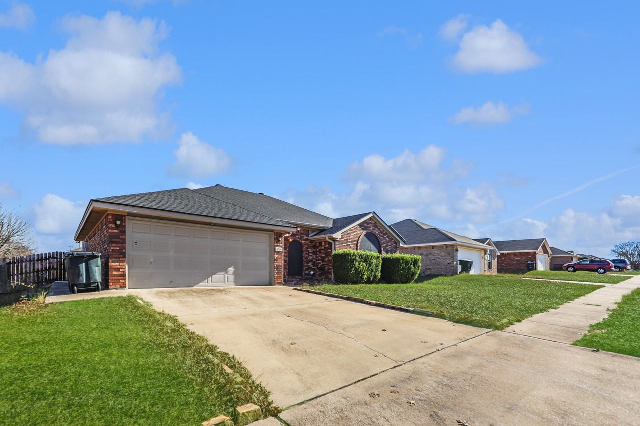 4306 Esta Lee Ave - Photo 4 of 23