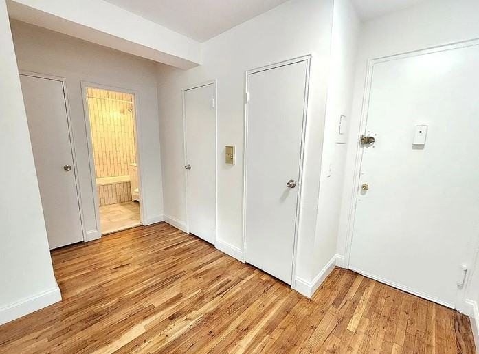 1725 Edison Ave #2A - Photo 4 of 9