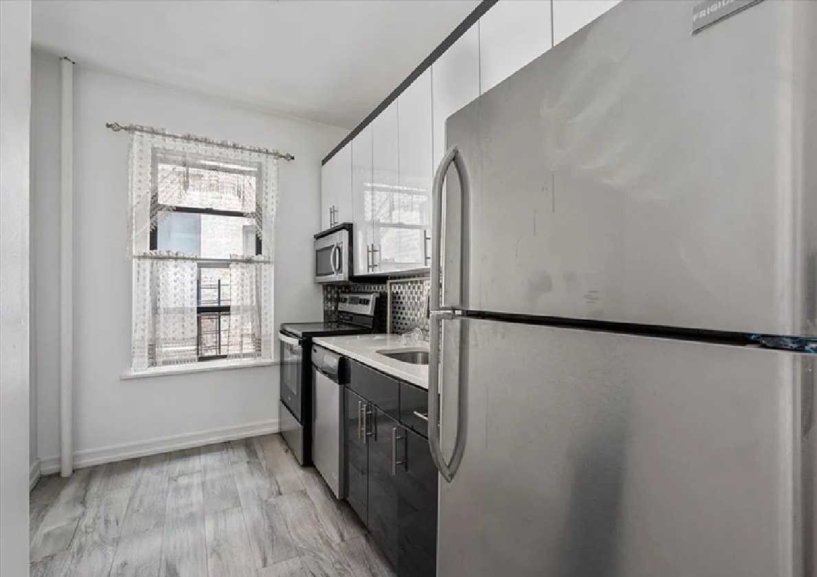 2156 Cruger Ave #2A - Photo 2 of 12