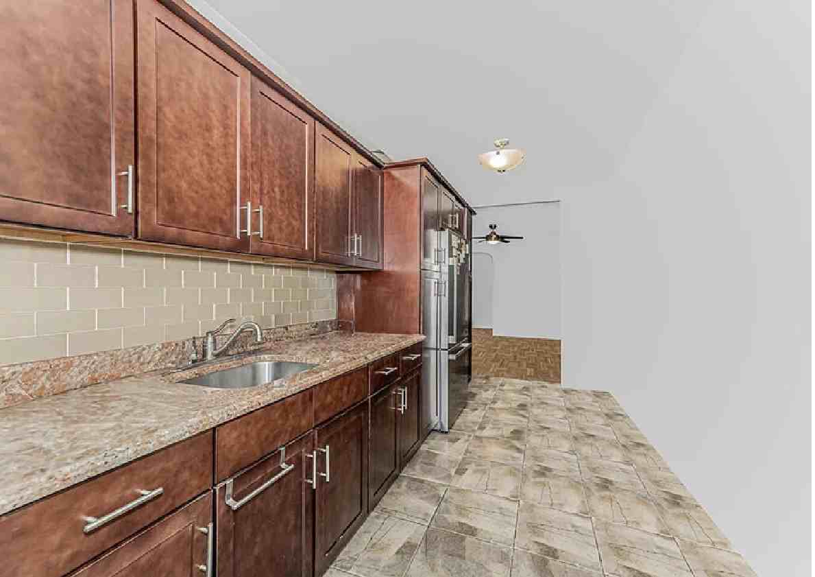 2160 Bronx Park E #5F - Photo 5 of 12