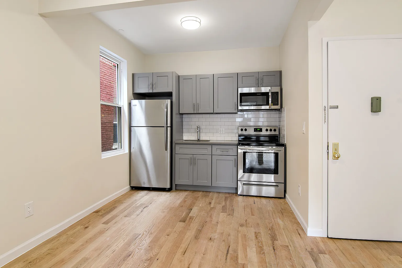 2112 Grand Ave #3 - Photo 7 of 9