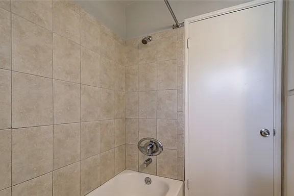 8653 Larkin Ct - Photo 5 of 9