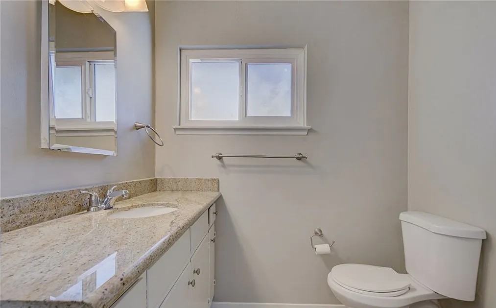 8653 Larkin Ct - Photo 7 of 9