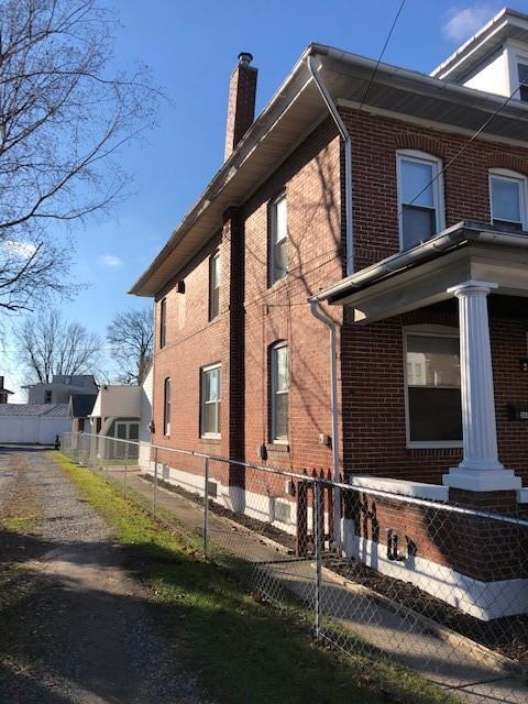 3416 Fairfield St - Photo 2 of 15