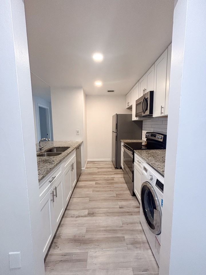 9940 7th Way N #204 - Photo 4 of 13