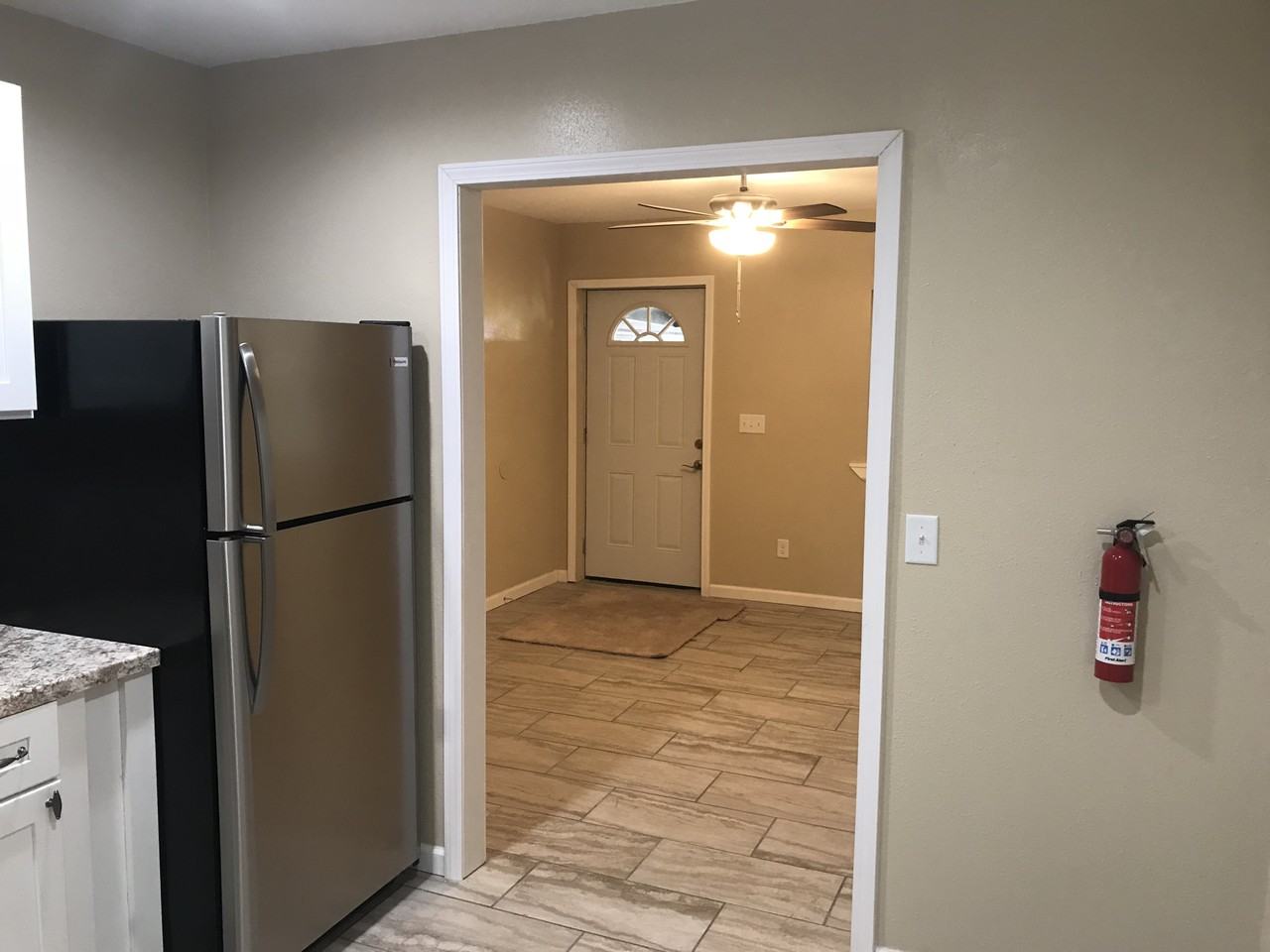 507 Fir Ave - Photo 4 of 19