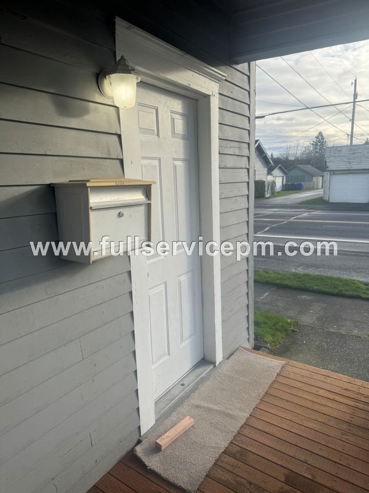 2309 19th St - Photo 2 of 38