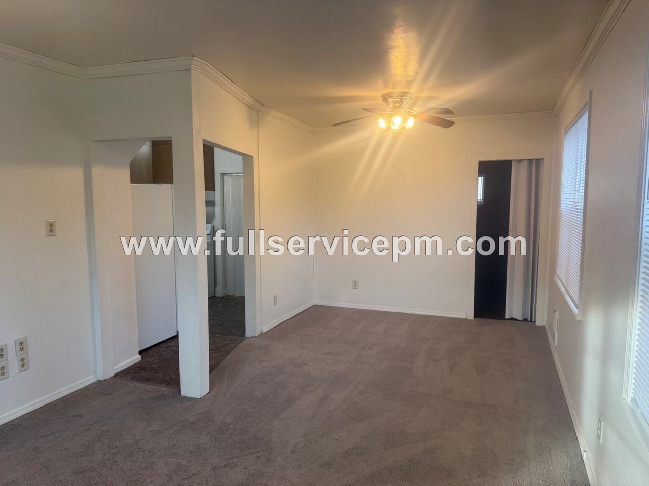 2309 19th St - Photo 4 of 38