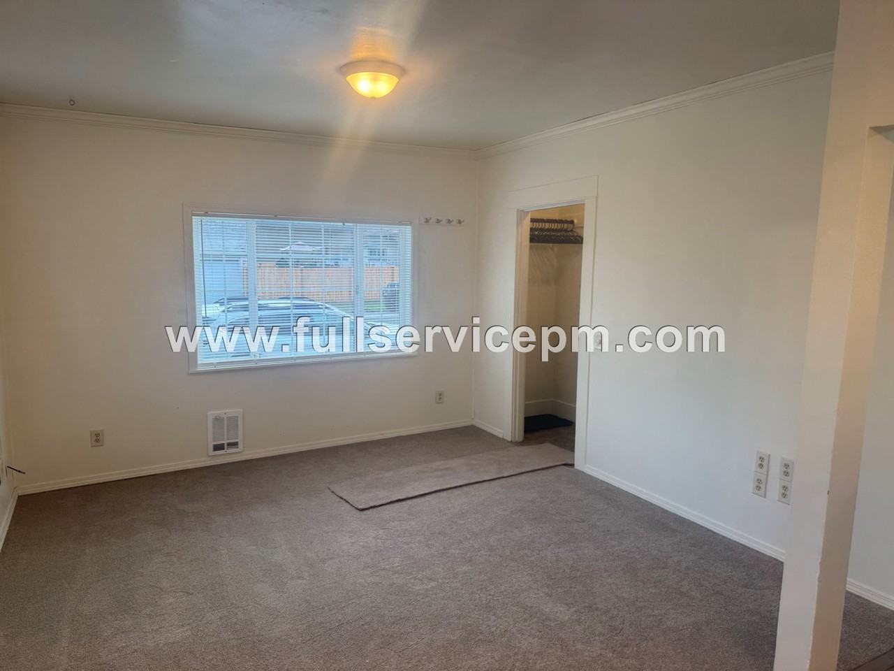 2309 19th St - Photo 5 of 38