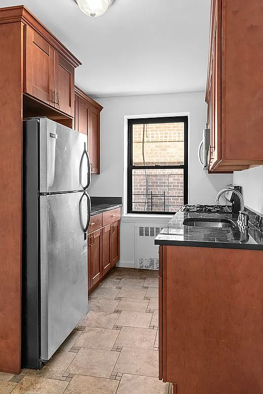 145 72nd St #F7 - Photo 5 of 9