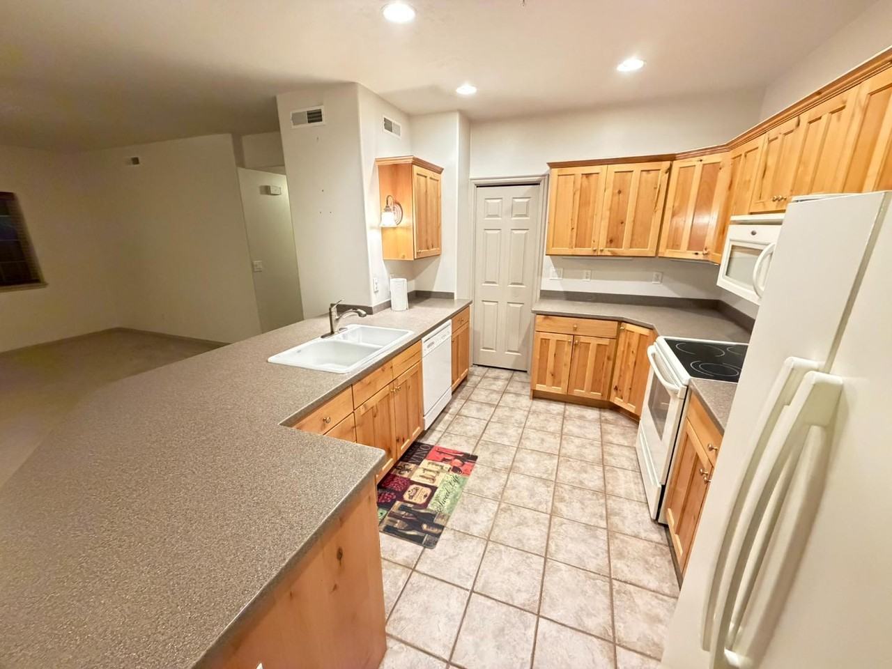 1255 E Wolf Hollow Ln - Photo 3 of 20