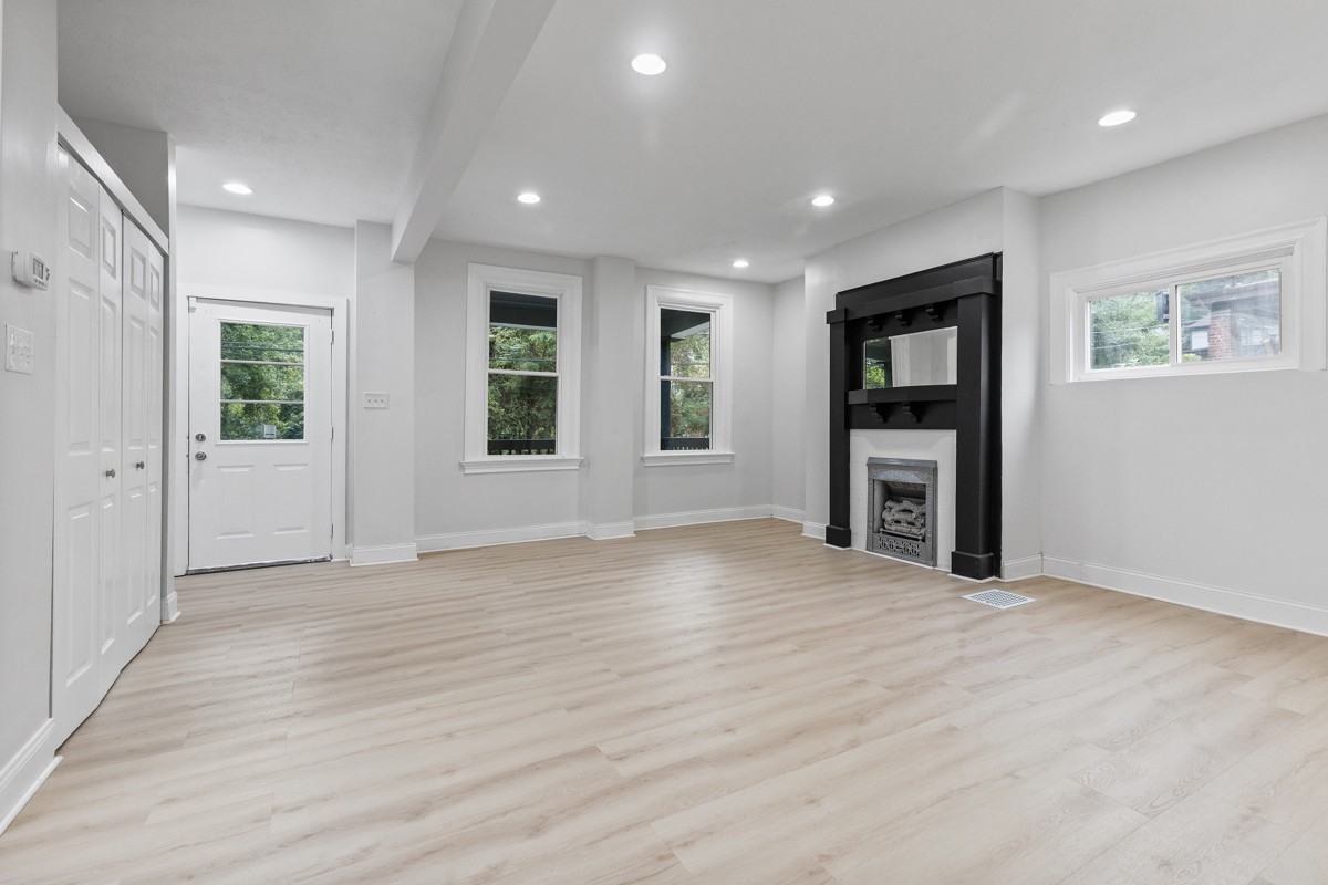 392 Calderwood Ave #1 - Photo 3 of 36