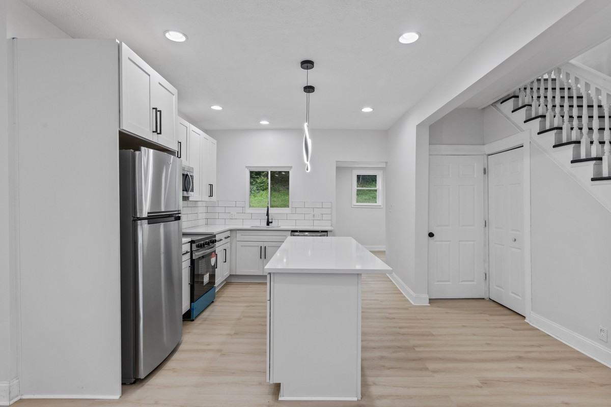 392 Calderwood Ave #1 - Photo 6 of 36