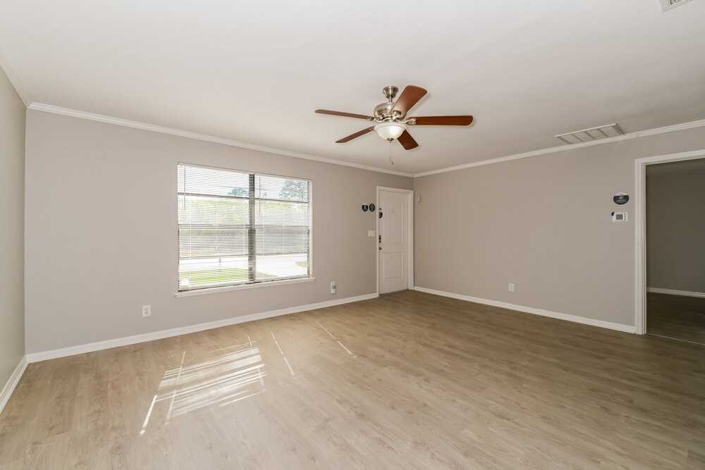 5100 Lee St - Photo 5 of 15