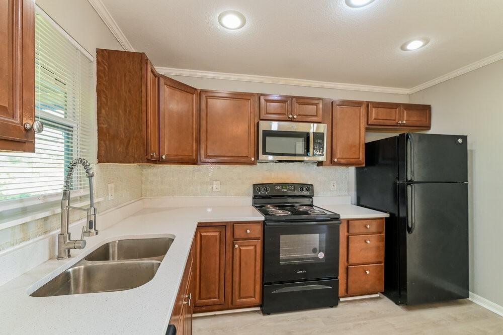 5100 Lee St - Photo 7 of 15