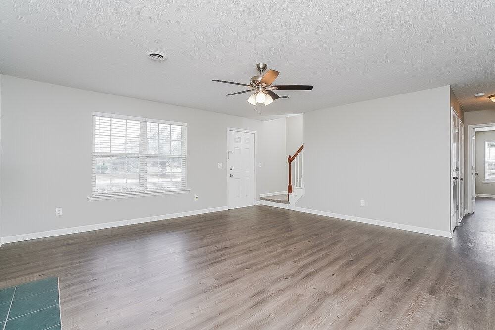 2301 Weber Ct - Photo 5 of 17