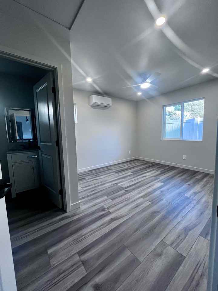 1457 Knollwood Pl #1 - Photo 3 of 10