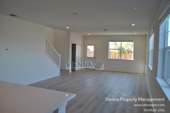 7076 Auburn Blvd - Photo 3 of 22