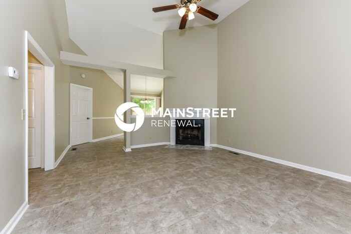 1304 Joust Ct - Photo 3 of 15