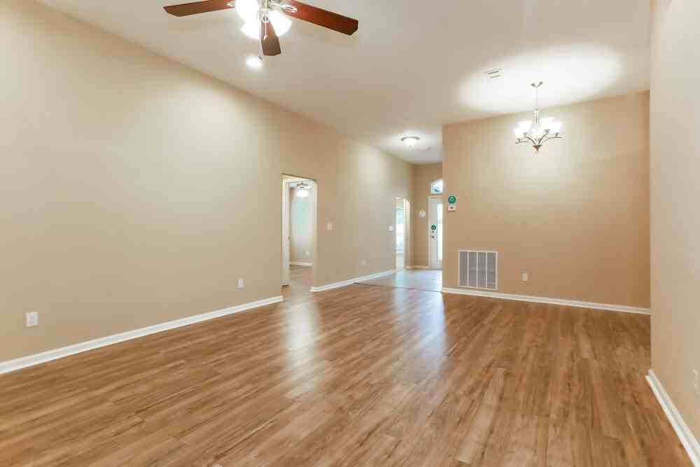 15847 Rachel Creek Dr - Photo 4 of 13