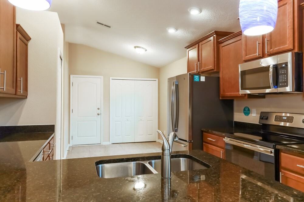 15847 Rachel Creek Dr - Photo 7 of 13