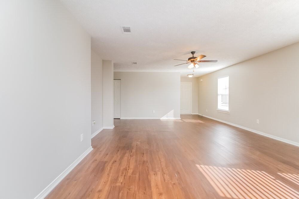 5553 Dory Dr - Photo 3 of 15