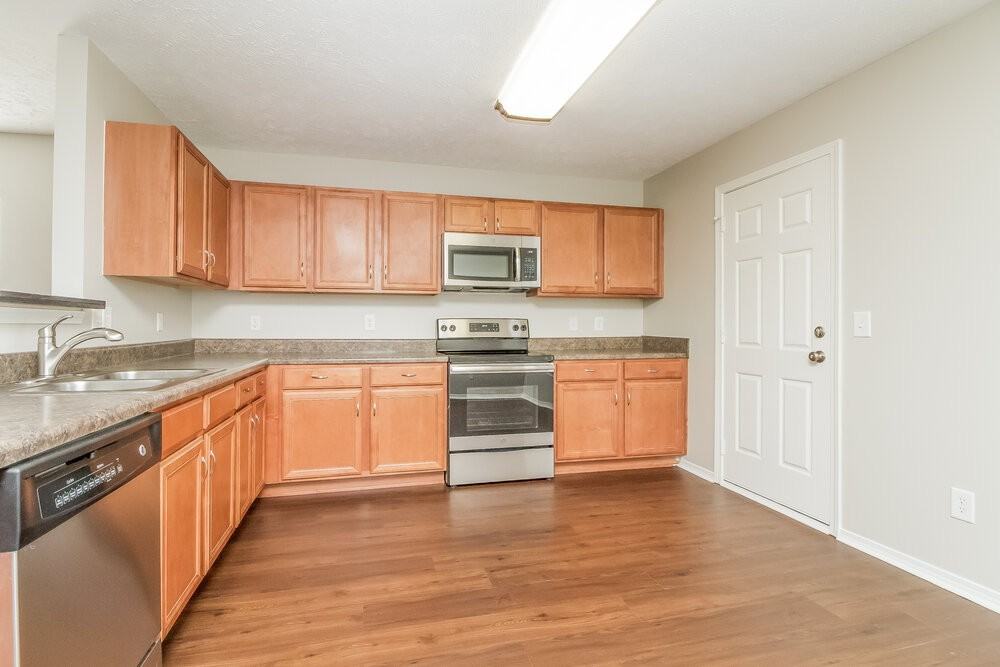 5553 Dory Dr - Photo 5 of 15