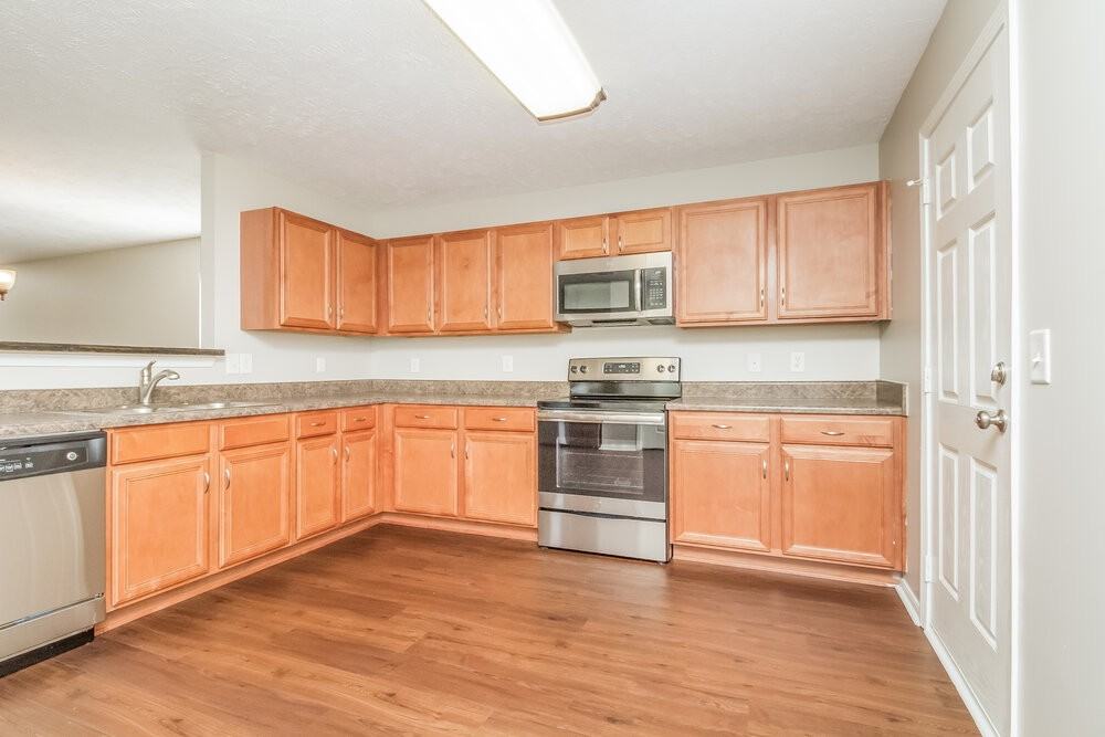 5553 Dory Dr - Photo 6 of 15