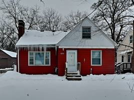 featured image of 1895 White Bear Ave N