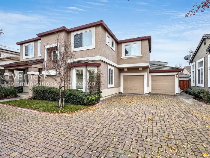 2155 Fernbrook Cmn - Photo 2 of 50