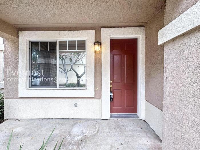 2155 Fernbrook Cmn - Photo 3 of 50