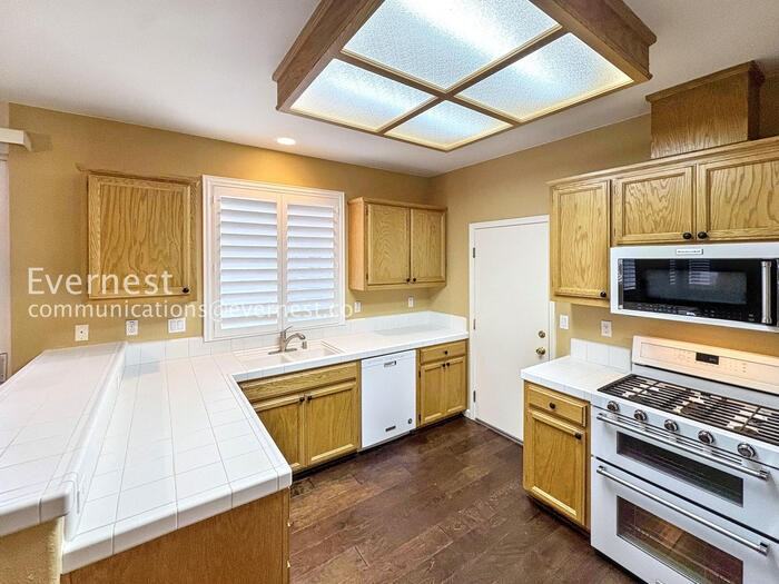 2155 Fernbrook Cmn - Photo 5 of 50