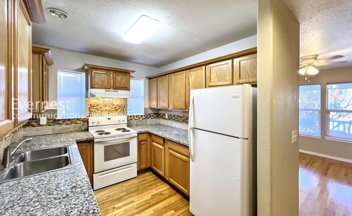 6147 Ne 9th Ave - Photo 4 of 43