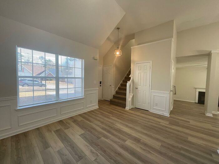 3587 Oakshire Way Se - Photo 3 of 20