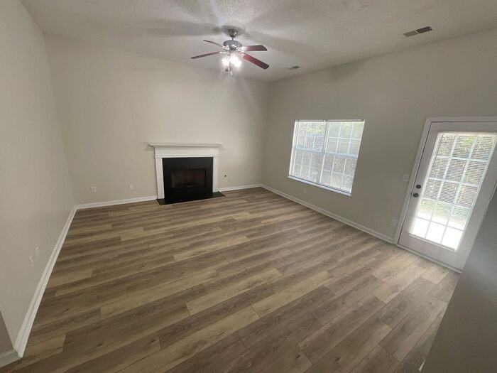 3587 Oakshire Way Se - Photo 6 of 20