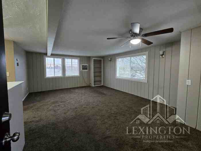 902 Lawton Ave #7 - Photo 5 of 27